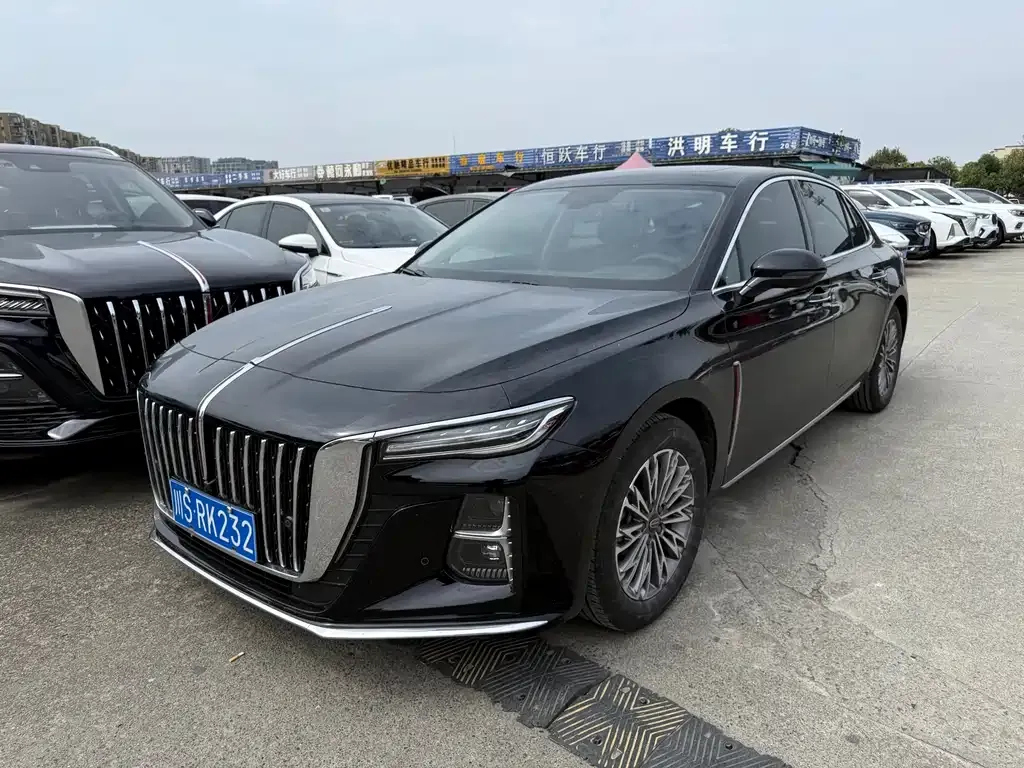 Hongqi H5 — фото 1