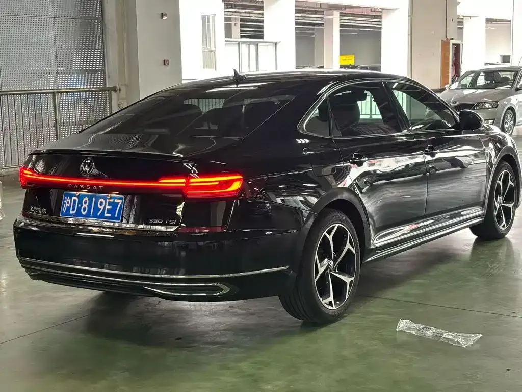 Volkswagen Passat — фото 6