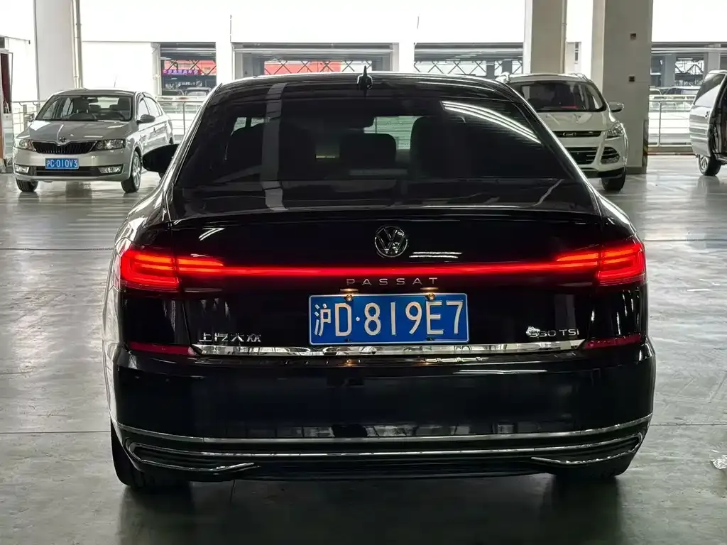 Volkswagen Passat — фото 5