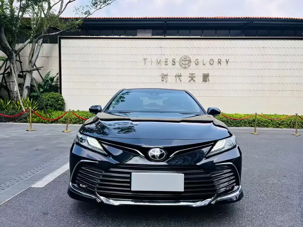 Toyota Camry — фото 7