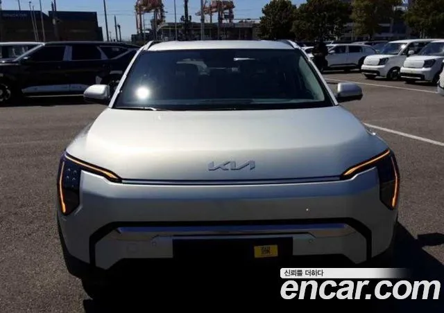 Kia EV3 — фото 1
