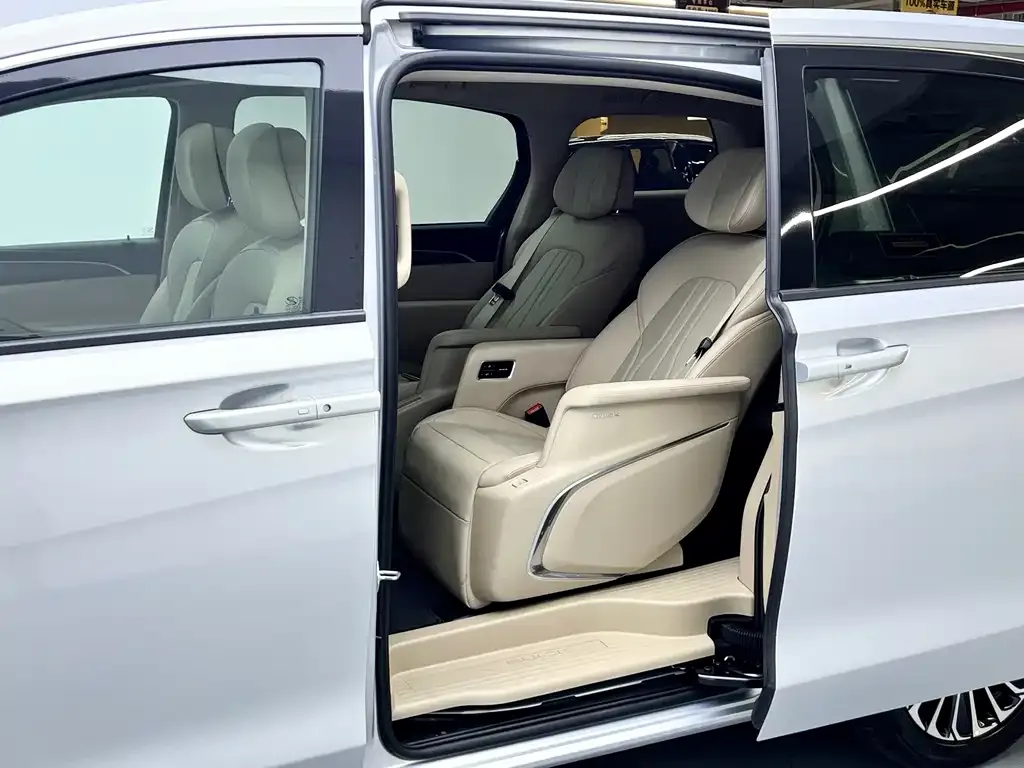 Buick GL8 Hybrid — фото 8