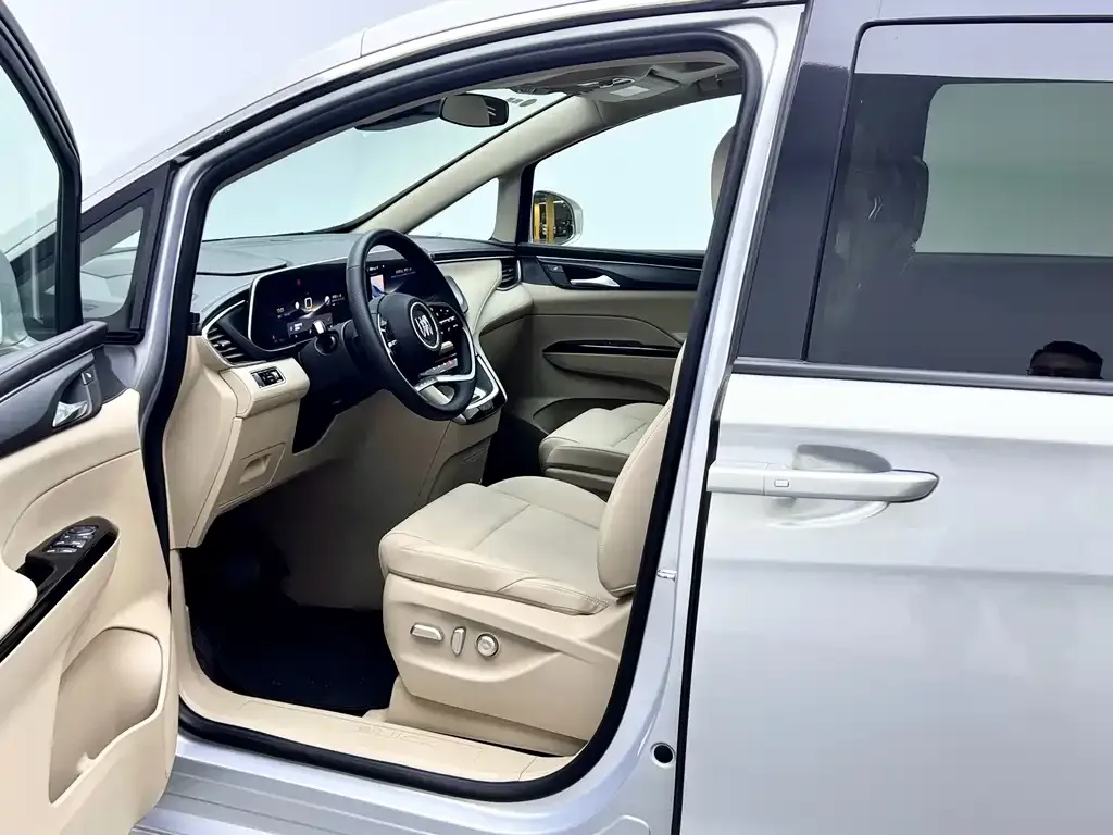 Buick GL8 Hybrid — фото 5