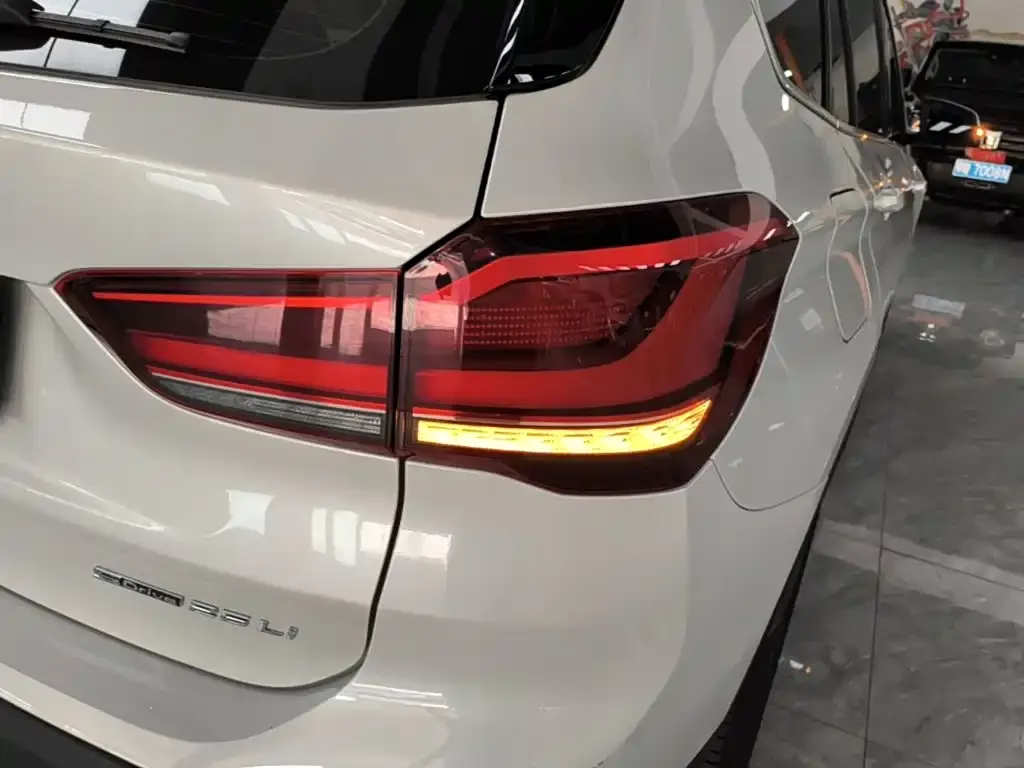 BMW X1 — фото 2