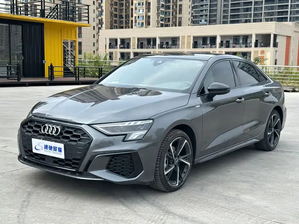Audi A3 — фото 1