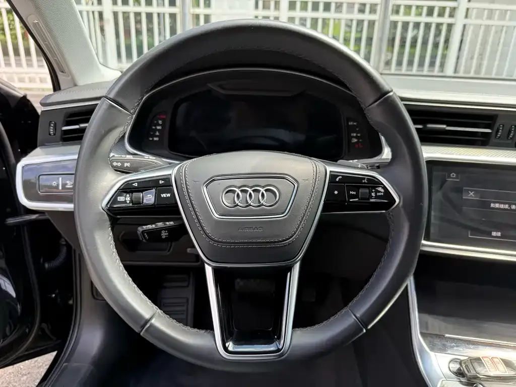Audi A6L — фото 10