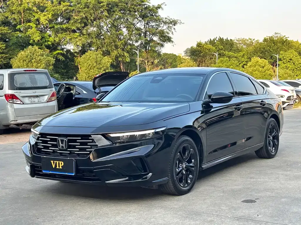 Honda Accord — фото 1