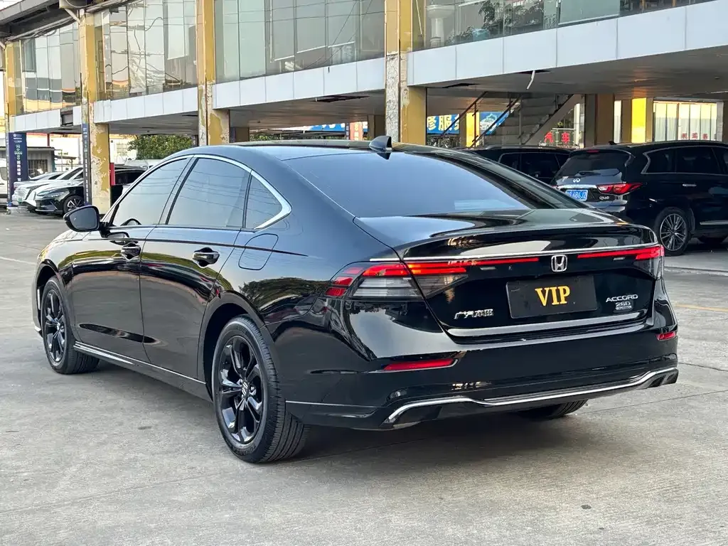 Honda Accord — фото 5