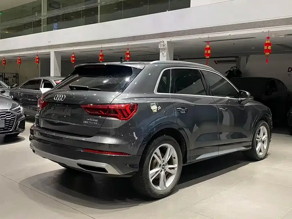 Audi Q3 — фото 10