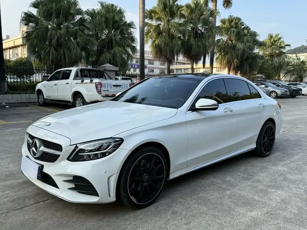 Mercedes-Benz C-Class — фото 1