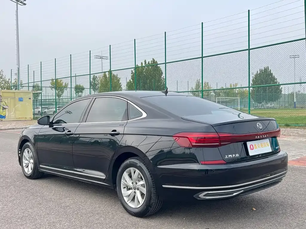 Volkswagen Passat — фото 4
