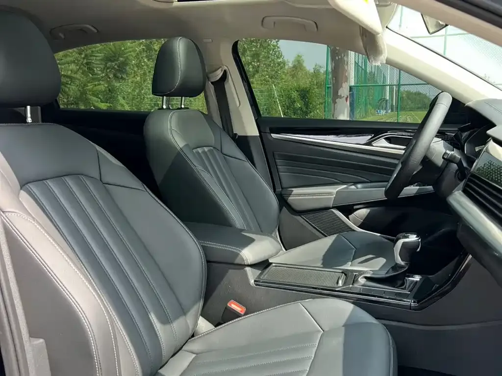 Volkswagen Passat — фото 10