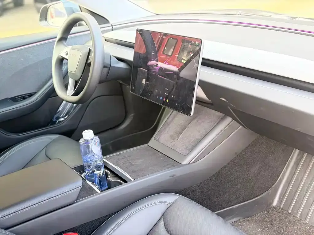Tesla Model 3 — фото 3