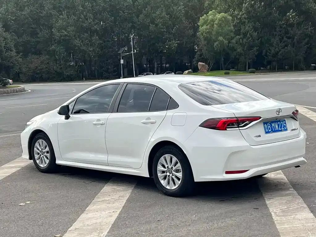 Toyota Corolla — фото 2