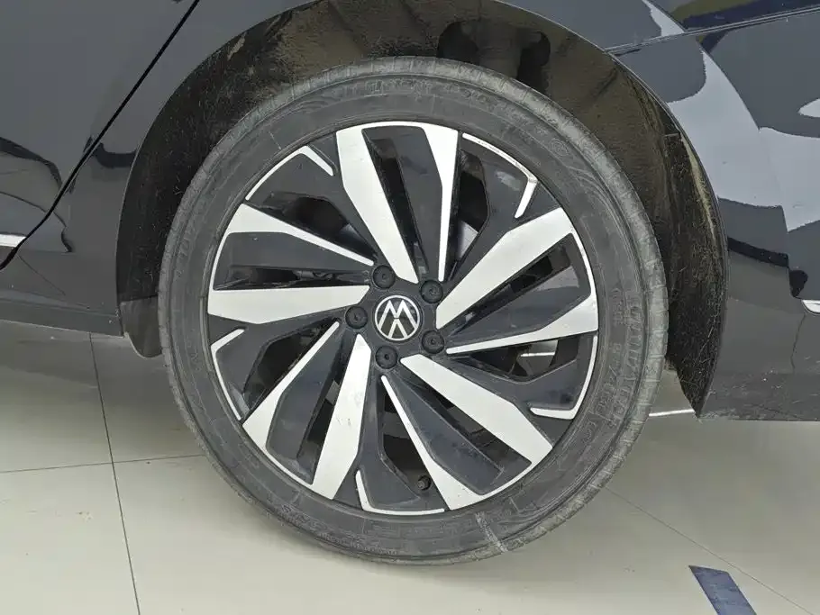 Volkswagen Passat — фото 8