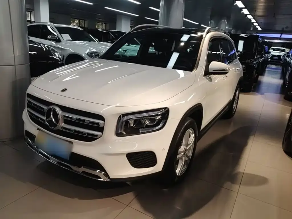 Mercedes-Benz GLB — фото 1