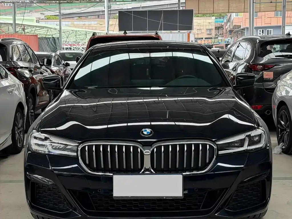 BMW 5 Series — фото 1