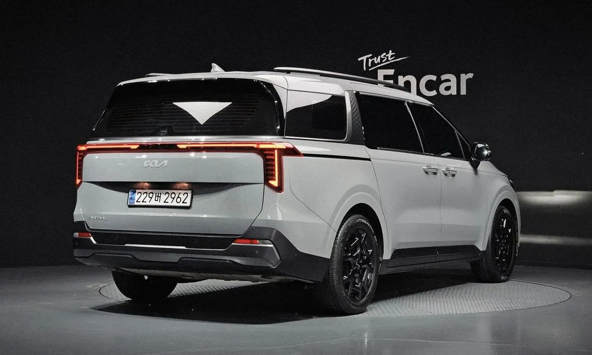 Kia Carnival — фото 10