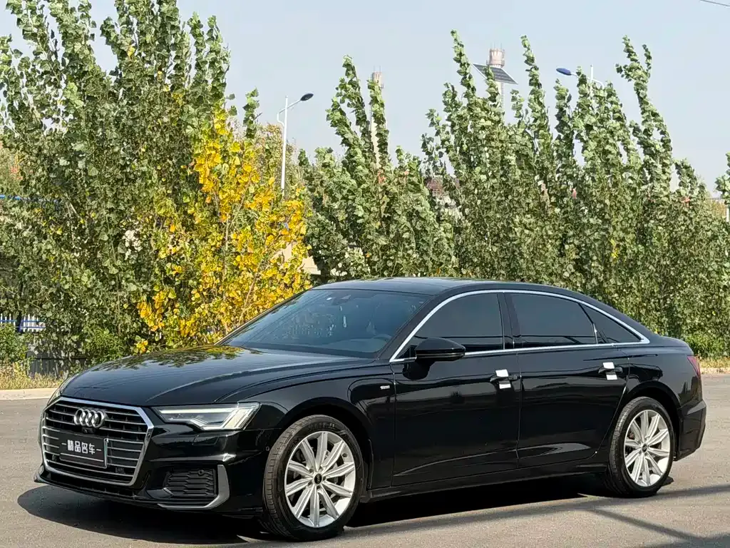 Audi A6L — фото 1