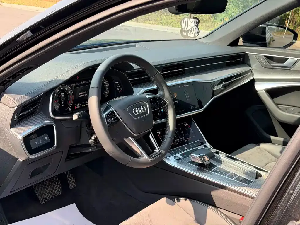 Audi A6L — фото 10