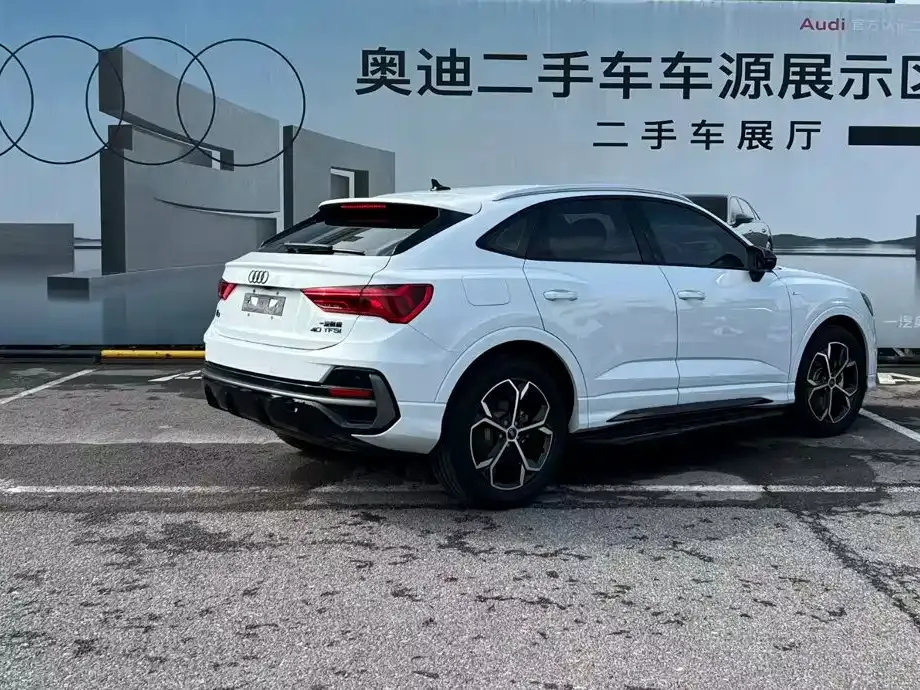 Audi Q3 Sportback — фото 10