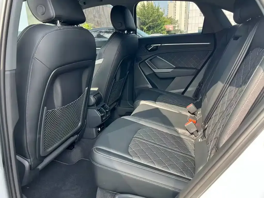 Audi Q3 Sportback — фото 8