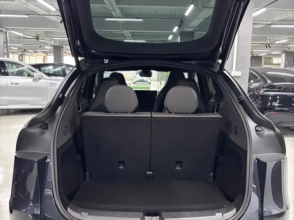 Tesla Model Y L — фото 5