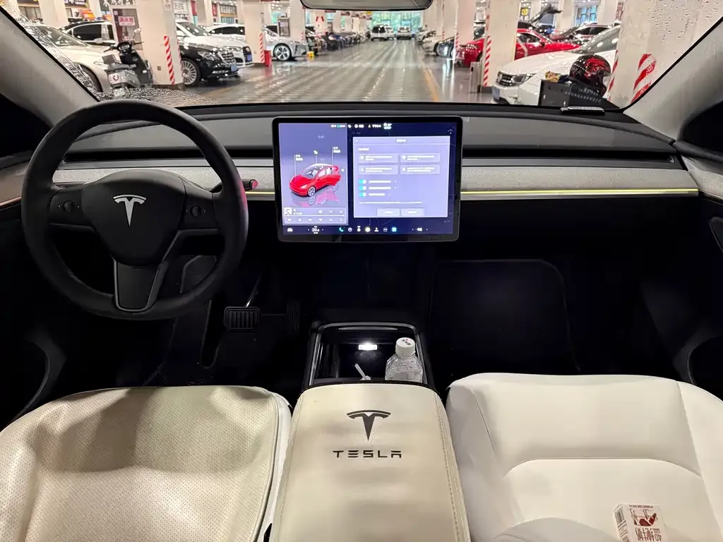 Tesla Model Y — фото 9