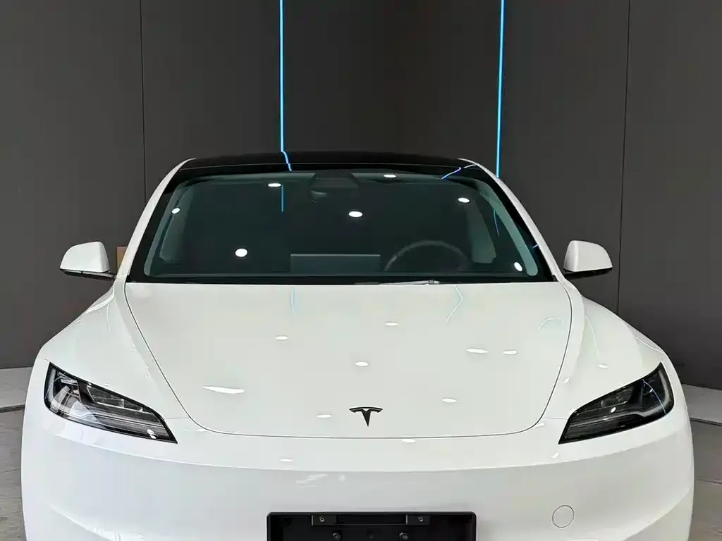 Tesla Model 3 — фото 3