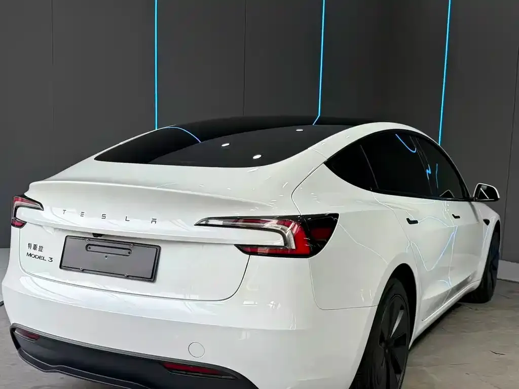 Tesla Model 3 — фото 6