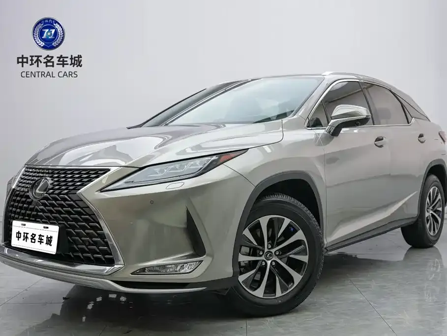 Lexus RX — фото 1