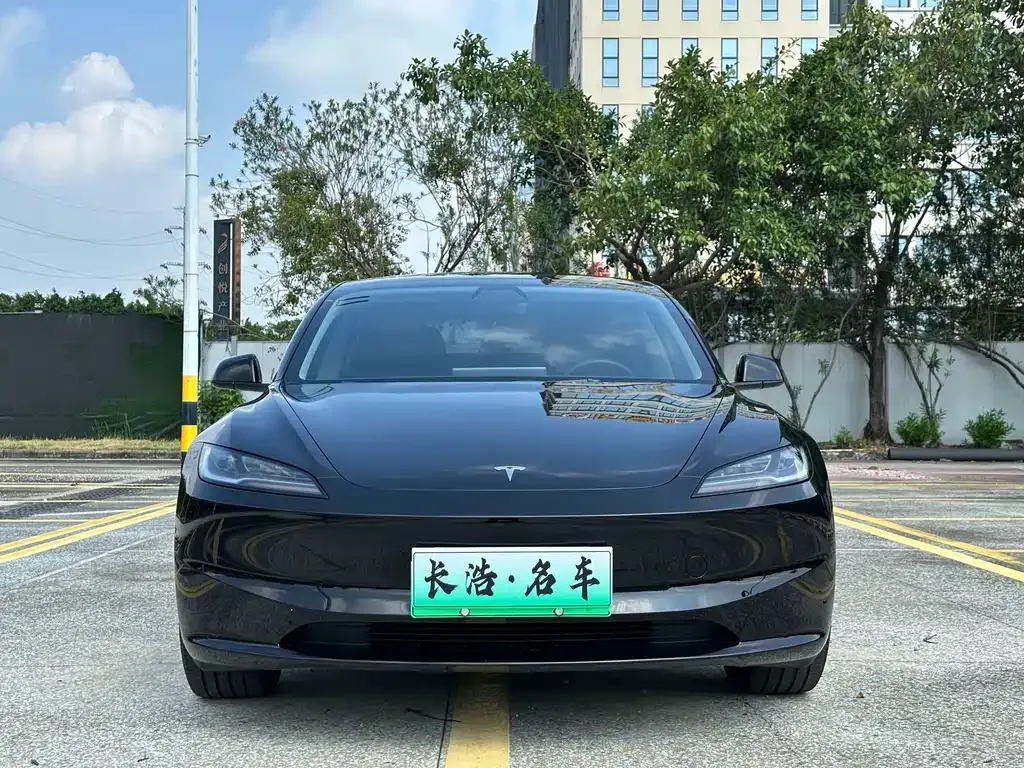 Tesla Model 3 — фото 3