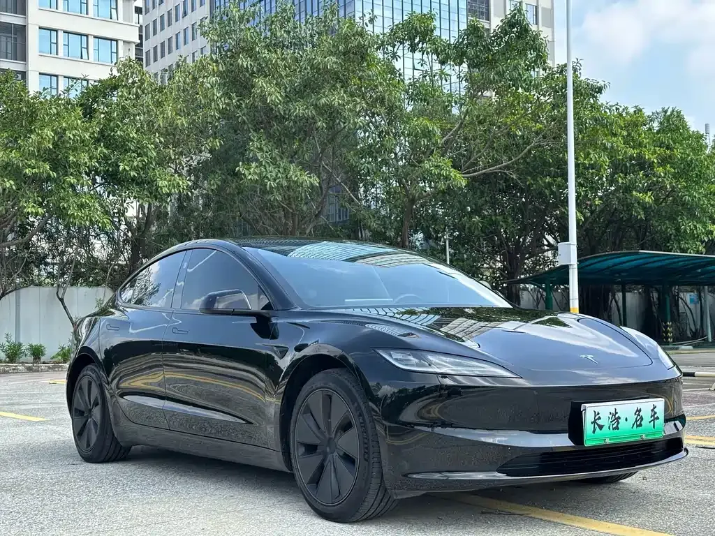 Tesla Model 3 — фото 5