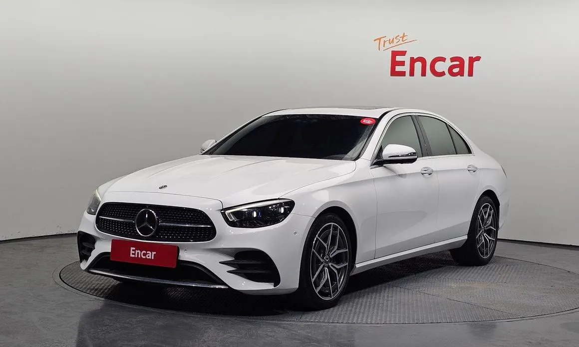 Mercedes-Benz E-Class — фото 1