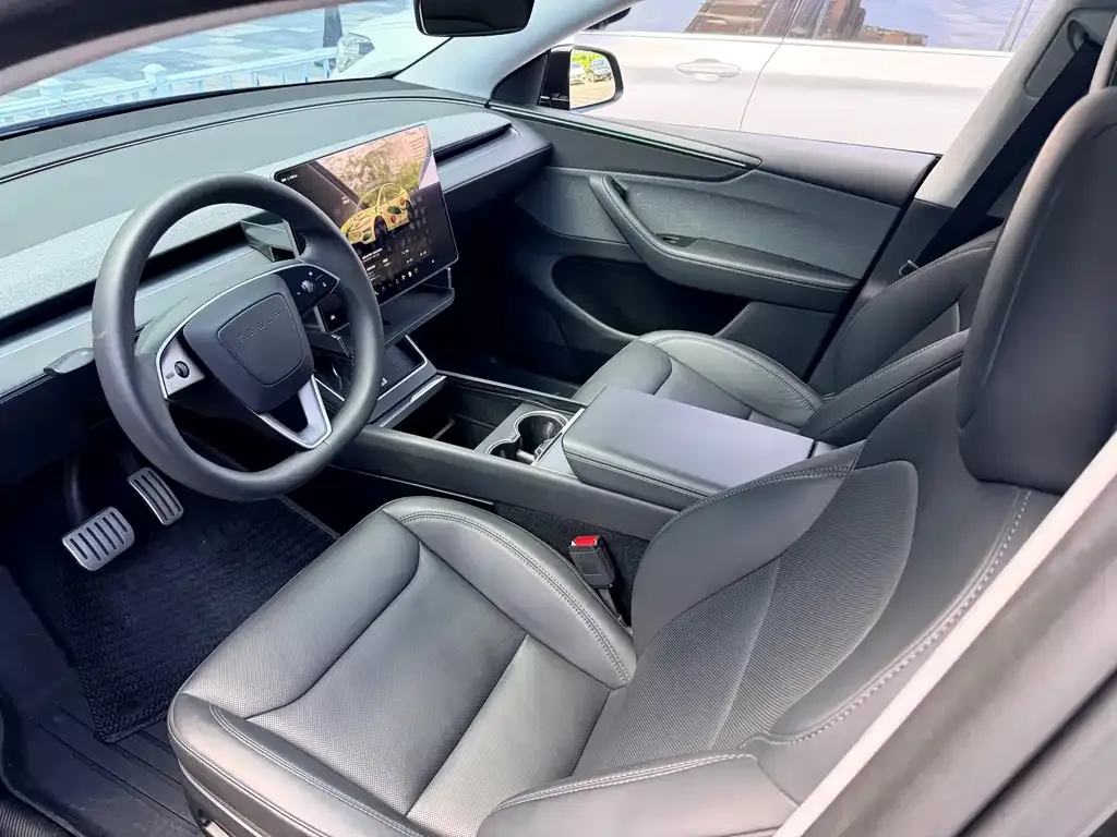 Tesla Model Y — фото 3