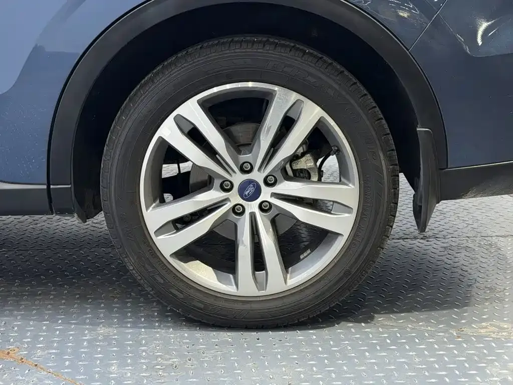 Ford Equator Sport — фото 10
