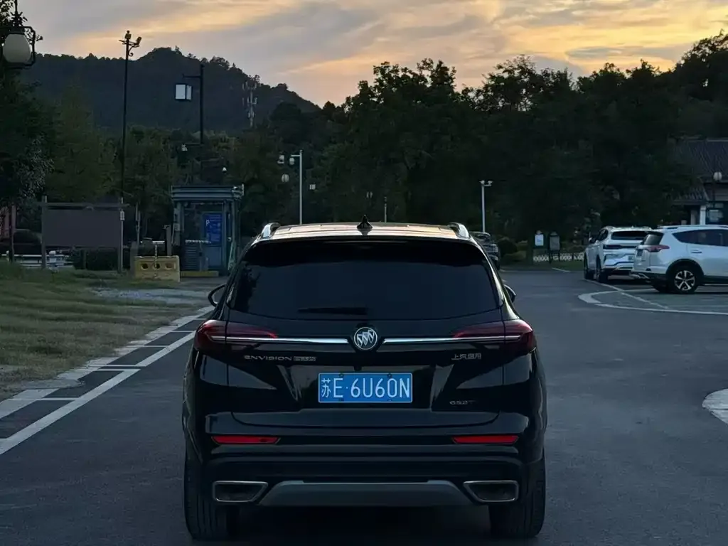 Buick Envision Plus — фото 2