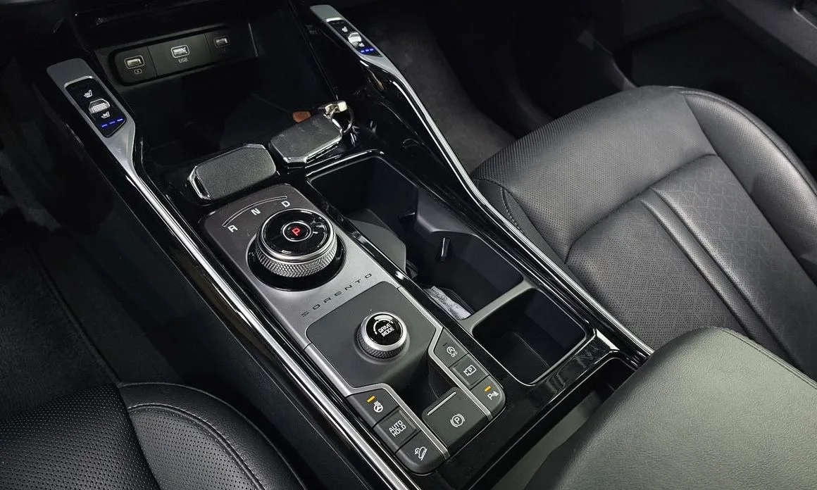 Kia Sorento — фото 6