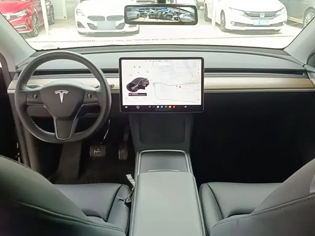 Tesla Model Y — фото 4