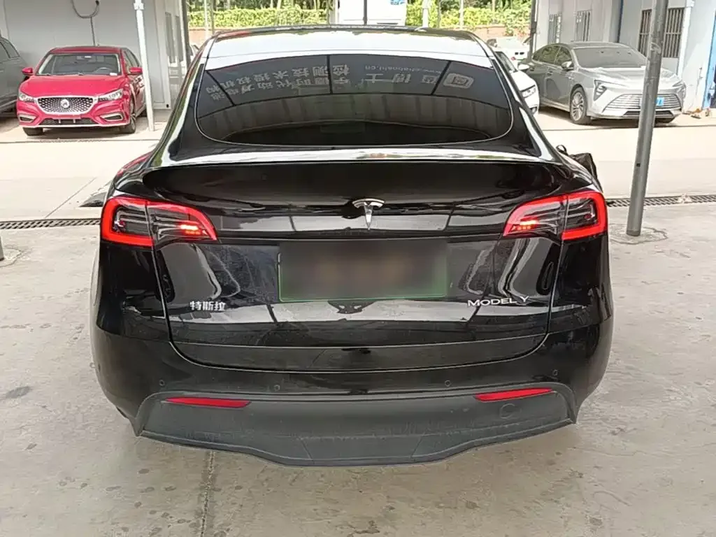 Tesla Model Y — фото 2