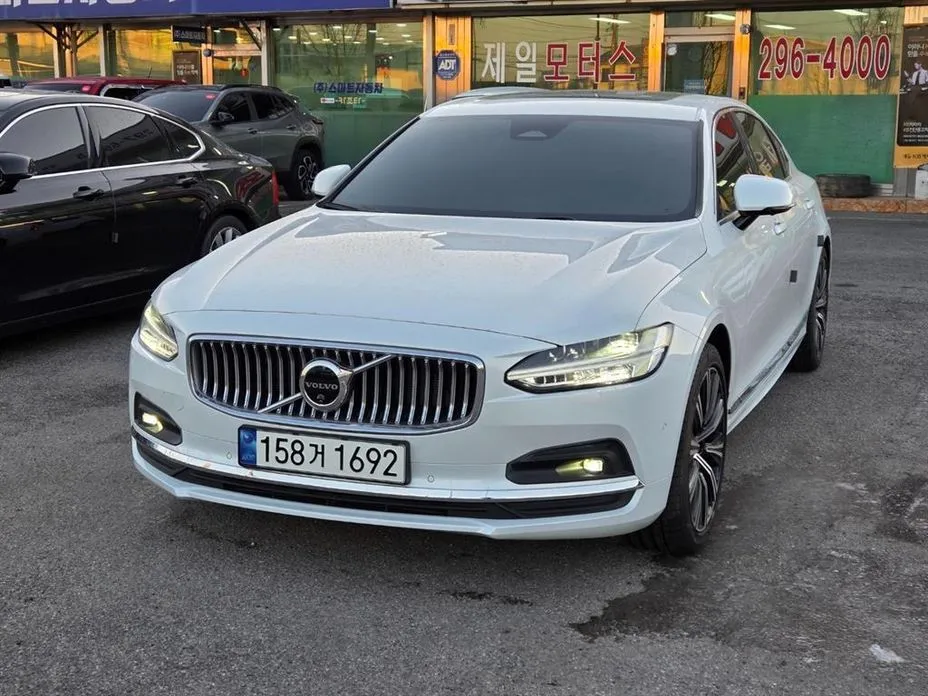 Volvo S90 — фото 1