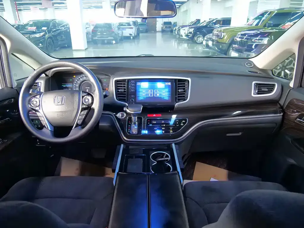 Honda Odyssey — фото 10