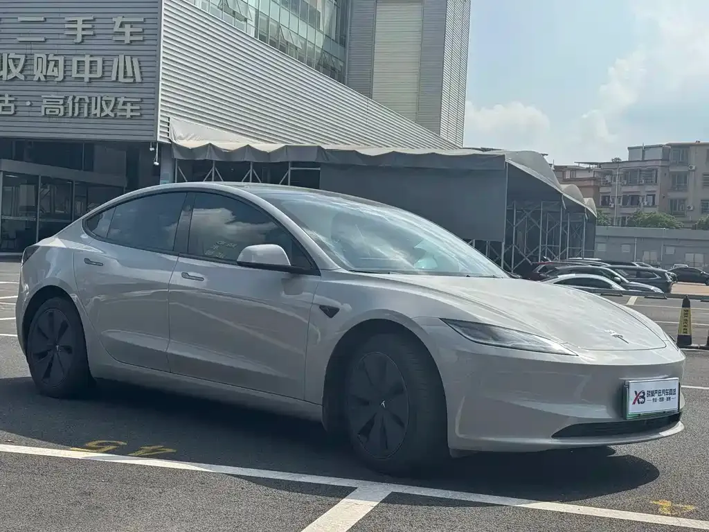Tesla Model 3 — фото 6