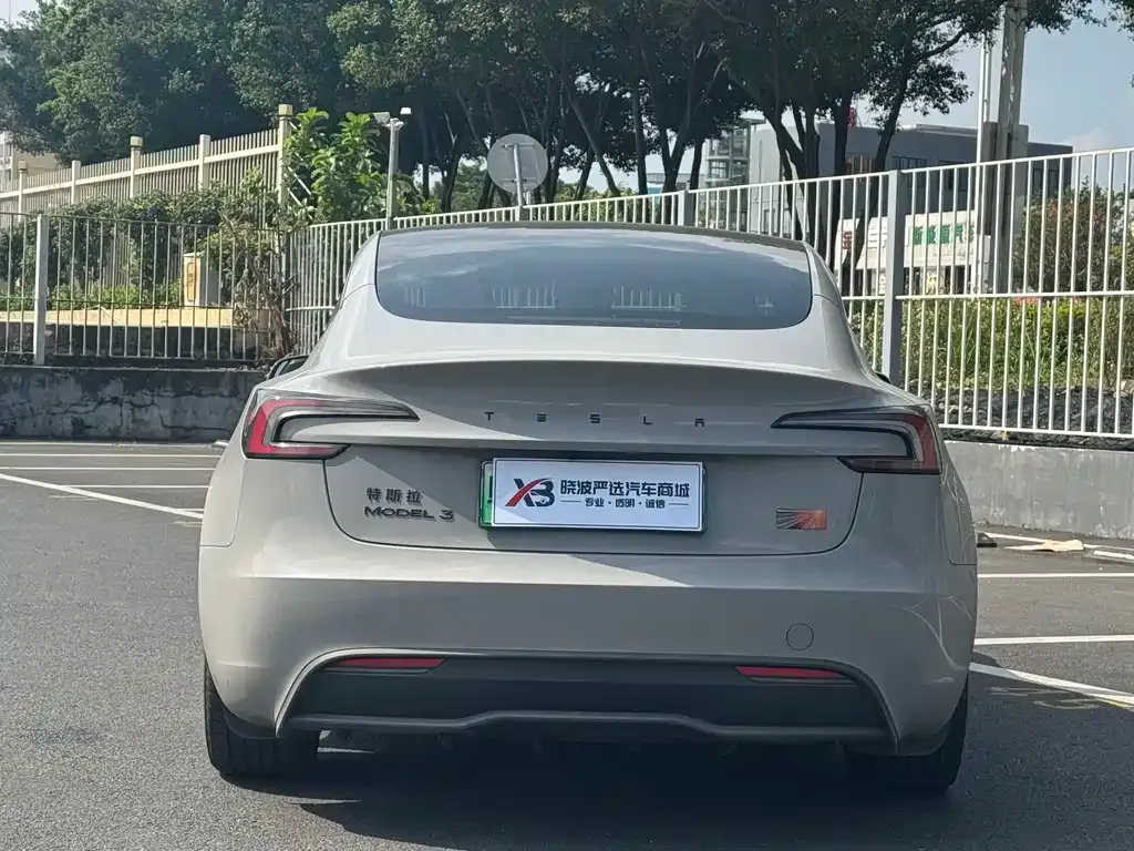 Tesla Model 3 — фото 10
