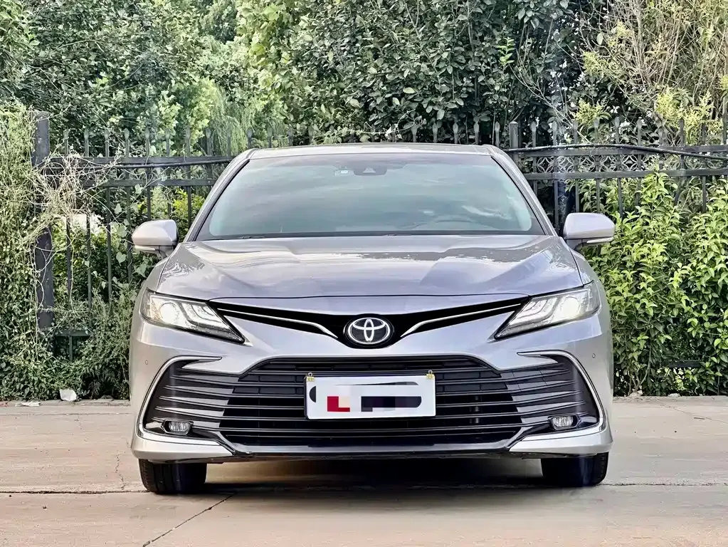 Toyota Camry — фото 6