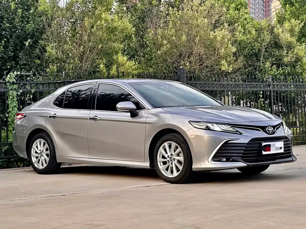 Toyota Camry — фото 9