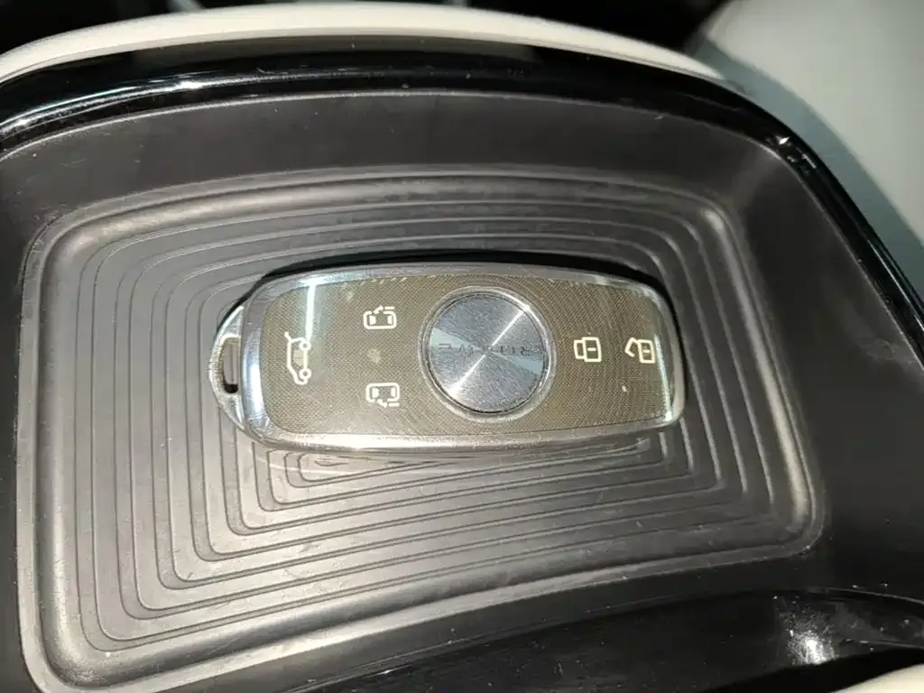 Roewe iMAX8 — фото 9