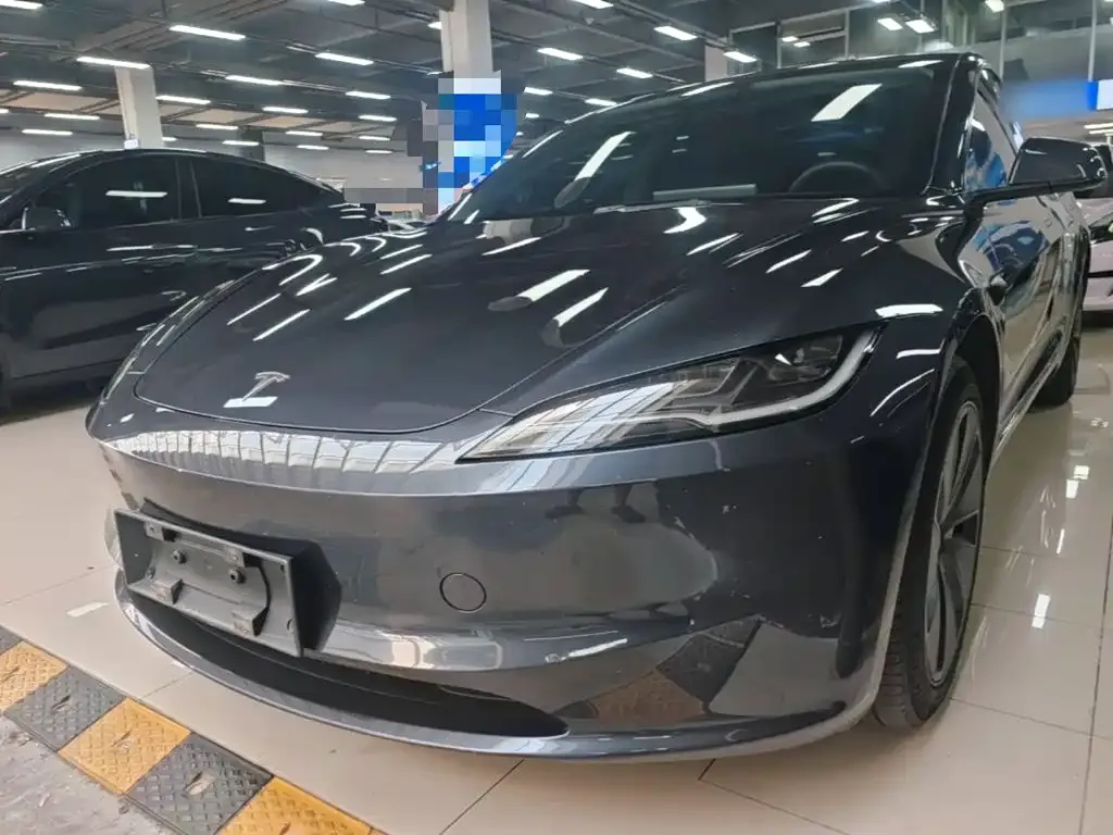 Tesla Model 3 — фото 9