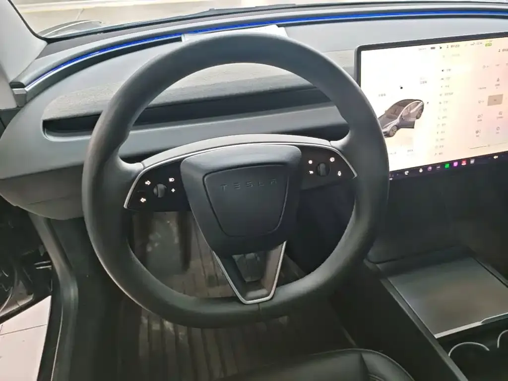 Tesla Model 3 — фото 3