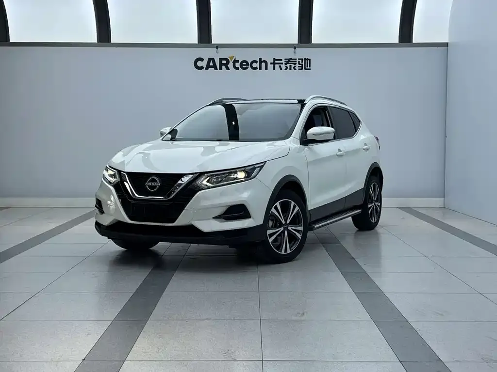 Nissan Qashqai — фото 1